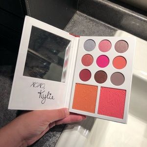 Kylie Cosmetics: Kylie’s Diary Palette